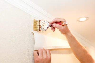 Pose de papier peint à Béruges — revêtements muraux et toiles de verre